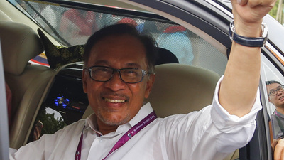 Malezya'da seçimleri kazanan Enver İbrahim sonuçlardan memnun