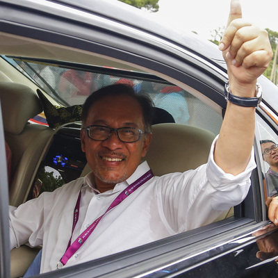 Malezya'da seçimleri kazanan Enver İbrahim sonuçlardan memnun