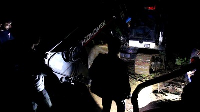 İş makinesinde sıkışan sürücü hayatını kaybetti