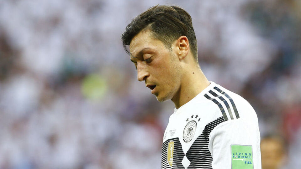 Mesut Özil'e Almanlardan sürpriz kutlama!..