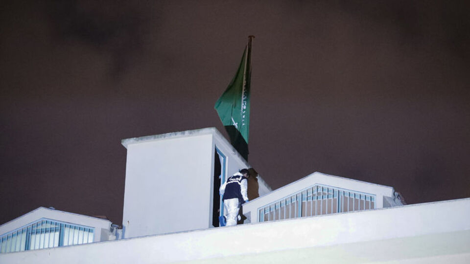 Suudi Konsolosluğu'nda köpekli arama