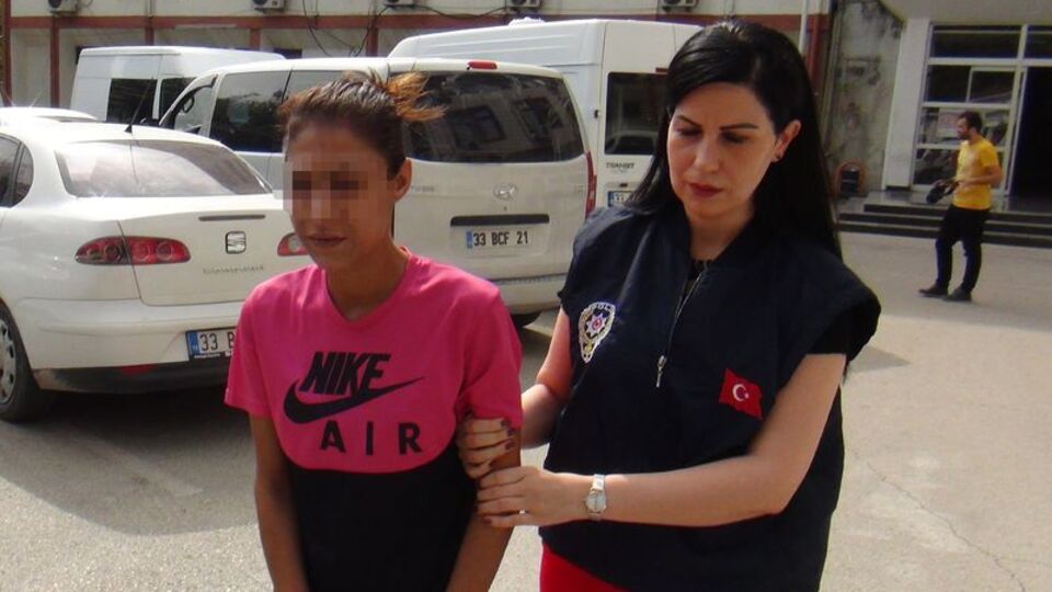 Araçta fuhuşa polis baskını!