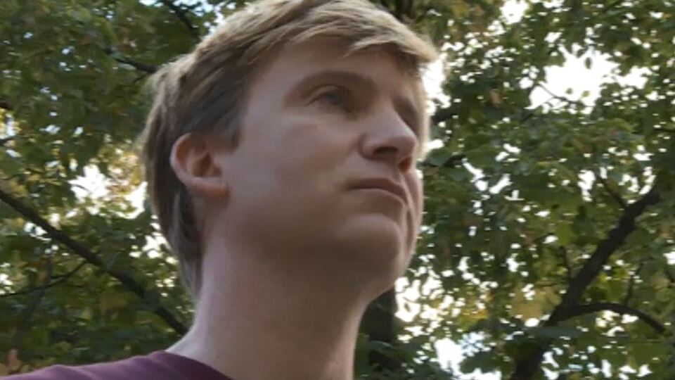 58 sayısı ile kırmızı ve siyah rengi gördüğünde çıldırıyor!