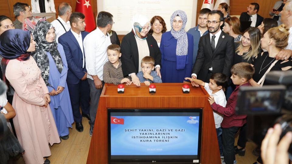 Şehit yakını, gazi ve gazi yakınlarının atama kurası yapıldı