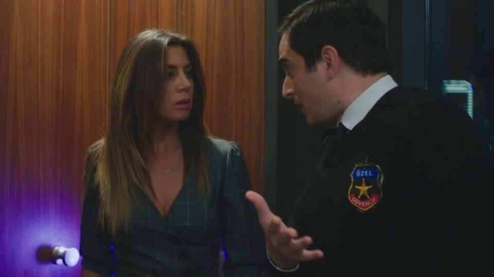 Oya Serhan'ın kapısına dayandı!