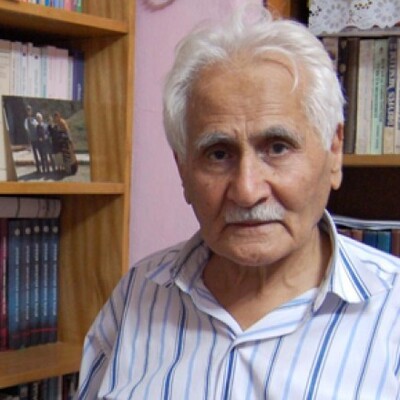 Ünlü şair hayatını kaybetti