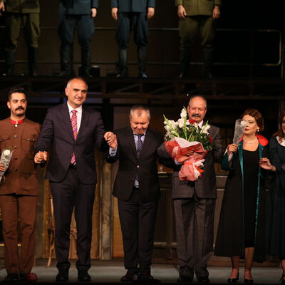 Bakanlar 'Reis Bey'in galasına katıldı