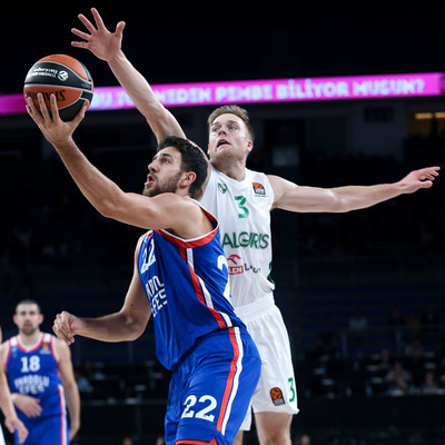 Anadolu Efes ilk yenilgisini aldı