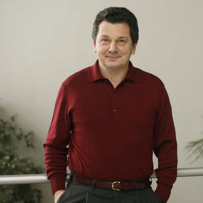 Vedat Milor'dan dolandırıcı uyarısı