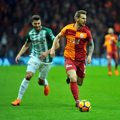 Lider Galatasaray'ın yarın Bursaspor'u konuk edecek