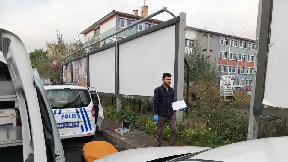 Okul önünde ölü bulundu