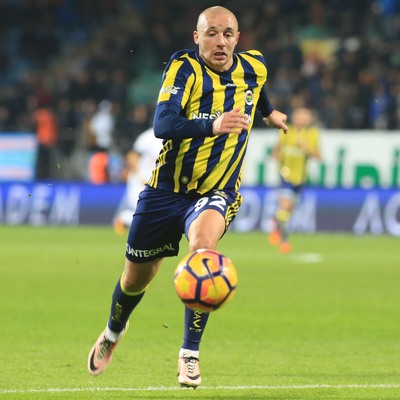 Aatıf’ın seccadesi olay oldu