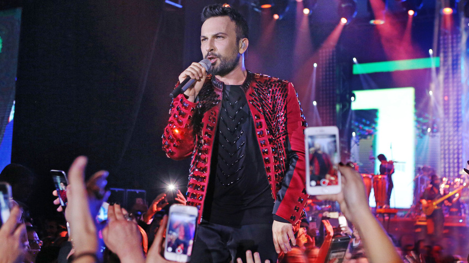 Tarkan'ın o dansı sosyal medyayı salladı