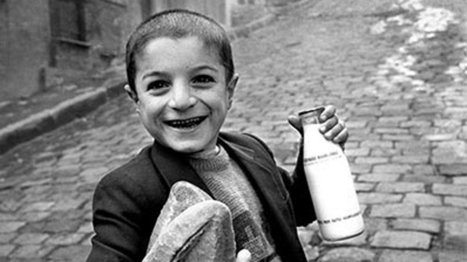 Datome fotoğrafları karıştırdı