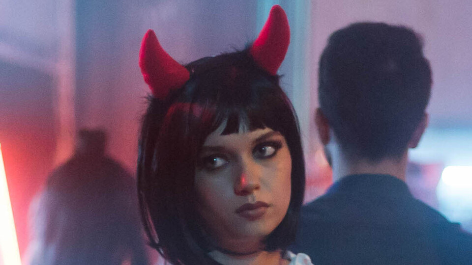 Afra, partide 'Annie' oldu