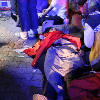 Turist kafilesini taşıyan minibüs şarampole yuvarlandı: Yaralılar var