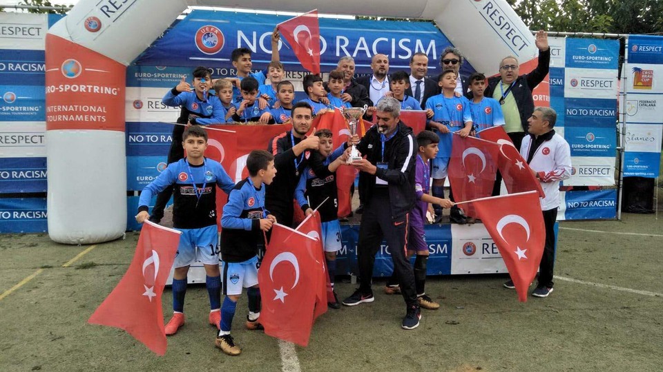 Şırnak'tan Barselona'ya! 200 takım arasında şampiyon oldular...