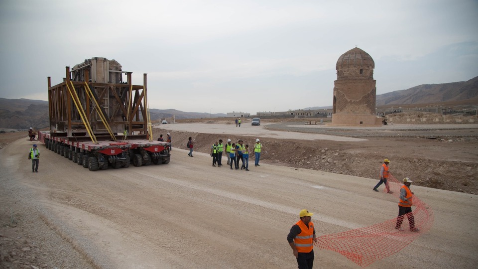 4 bin 200 metre yürütüldü! İşte böyle taşındı