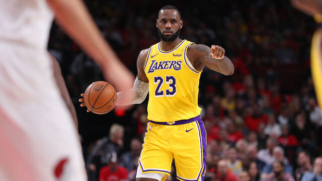 LeBron, Lakers'taki ilk maçında kaybetti