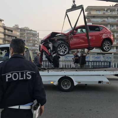 İzmir'de kaza... Dereye uçtu kurtuldu!