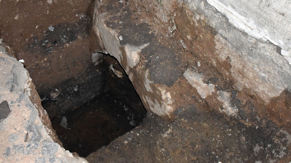 Tarihi medresenin altında 'gizli tünel' bulundu