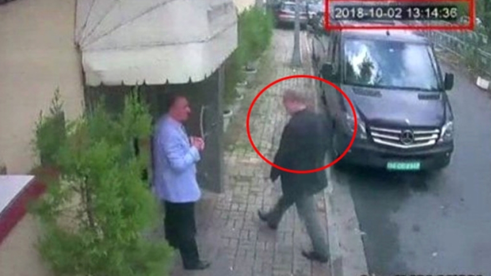 Kapıdan giren Kaşıkçı ise çıkan kim?