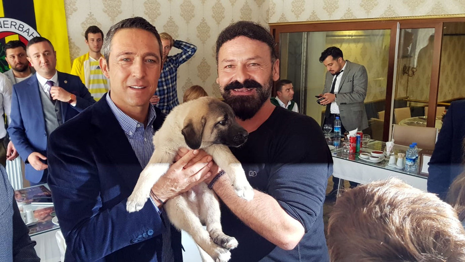 Ali Koç'a kangal köpeği hediye edildi