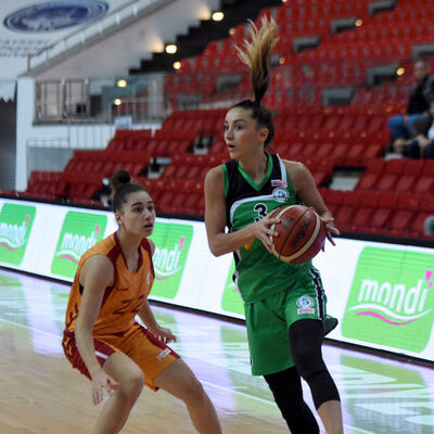 Galatasaray ilk galibiyetini aldı