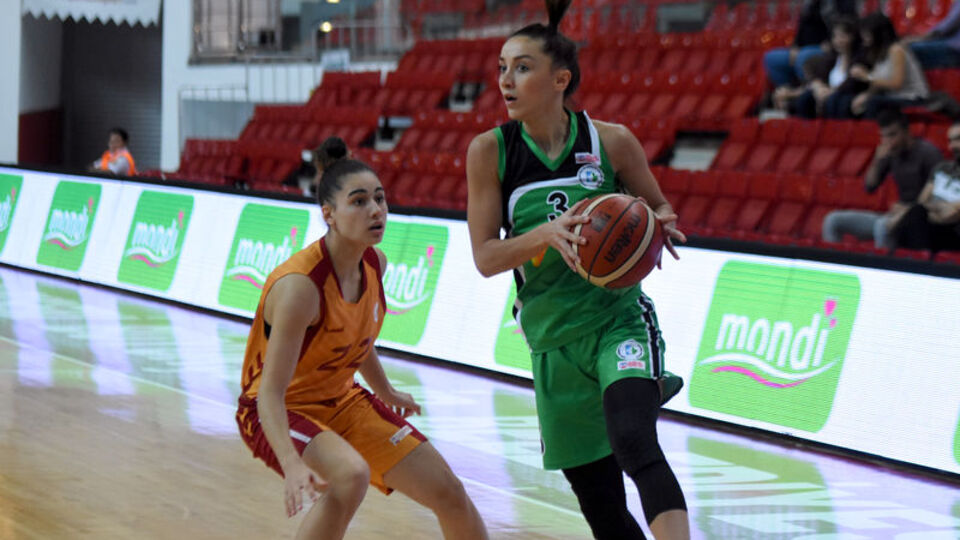 Galatasaray ilk galibiyetini aldı