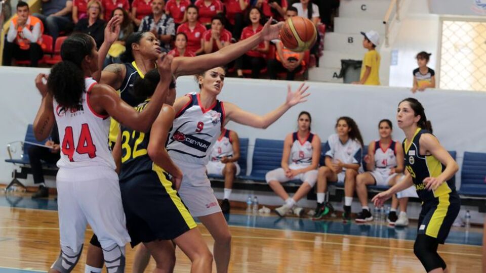 Fenerbahçe Adana'da yenildi