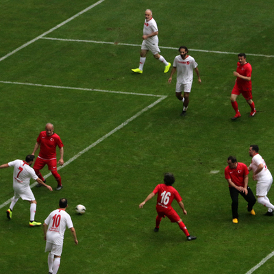 Şöhretler karması maçında 8 gol!