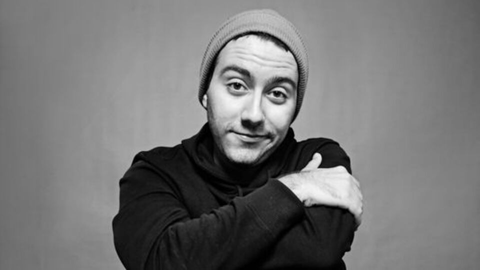 Enes Batur, amcasına küfür ettiği videoyu paylaştı!