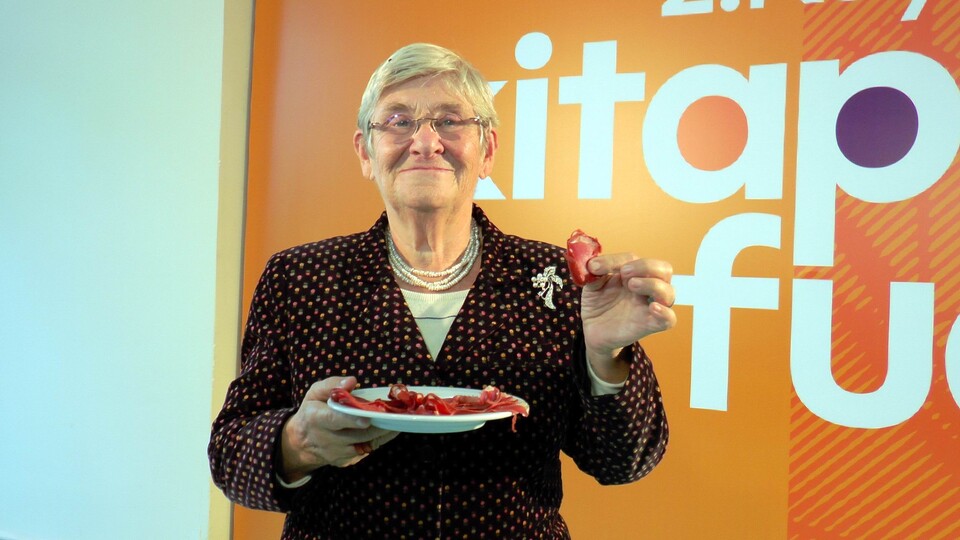 "Keseniz müsaitse bol bol yiyin"