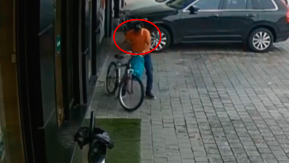 Yer: Adana! Şapka da kar etmedi!