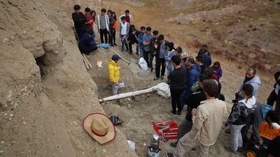 Kazı çalışmalarında bulundu! Gelenler hayretle izledi