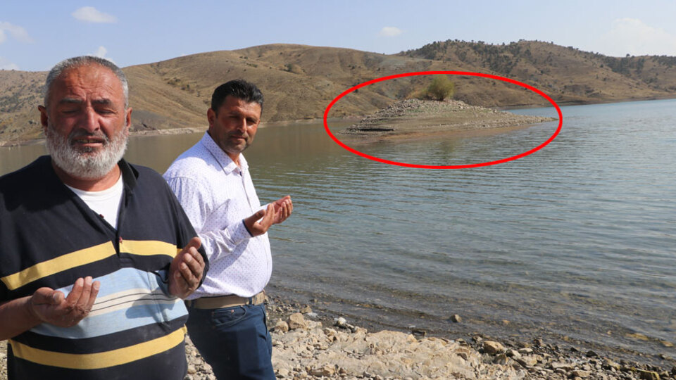 Yaklaşamıyorlar, uzaktan bakıp dua ediyorlar!