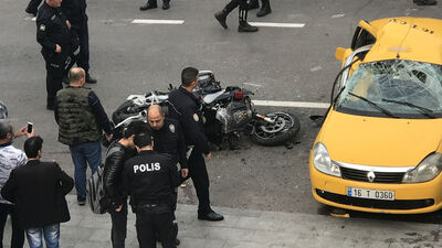 Bursa'da korkunç kaza! Yunus timi taksiye çarptı!