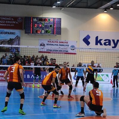 Galatasaray 5. sette güldü