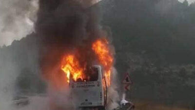 Maça giderken otobüsleri yandı