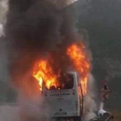 Maça giderken otobüsleri yandı