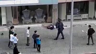 Yayayı ezip kaçtı! Çocuklar son anda...