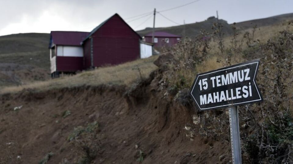 Uyanıklığın böylesi... Kaçak binalara: "15 Temmuz Mahallesi" dediler