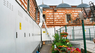 Tarihi duvara elektrik panosu!