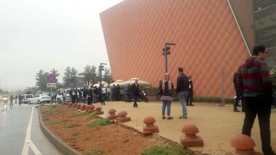 Gaziantep'te firari asker AVM'de çalışanları rehin aldı