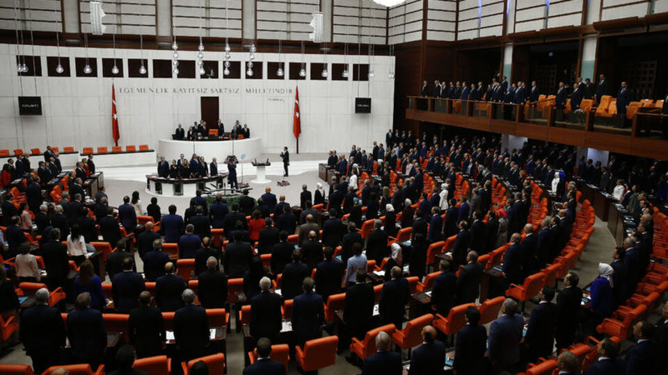 AYM'den kritik iç tüzük iptali! O ceza kalktı