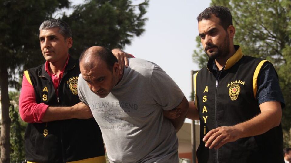 Dolandırıcılar medyuma muska yazdırmış!