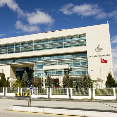 AYM'nin 13 yıllık üyesi emekli oluyor