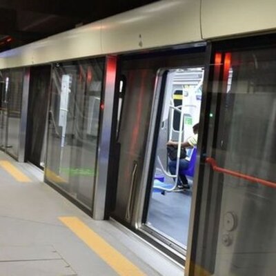 İstanbul'da metro seferlerinde aksamalar yaşanıyor!