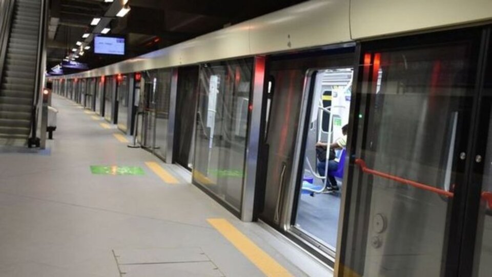 İstanbul'da metro seferlerinde aksamalar yaşanıyor!