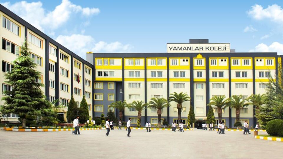 İzmir'de FETÖ operasyonu: 33 gözaltı